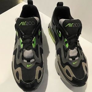 Nike Air 200 Size 6Y . Already Washed / Cleaned .